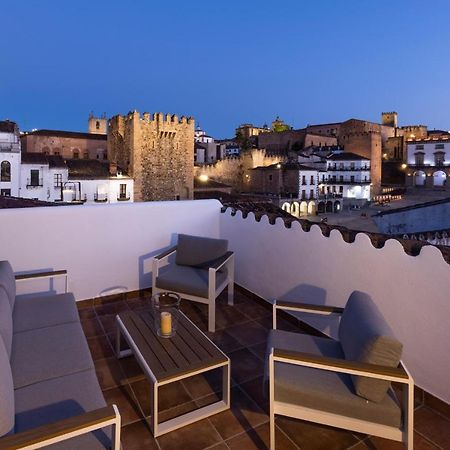 Apartamentos El Patio Plaza Mayor Caces Eksteriør bilde