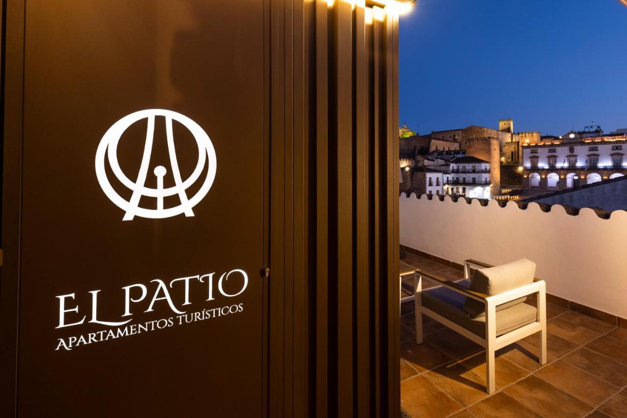 Apartamentos El Patio Plaza Mayor Caces Eksteriør bilde